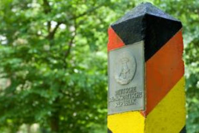 Столб на границе между ФРГ и ГДР