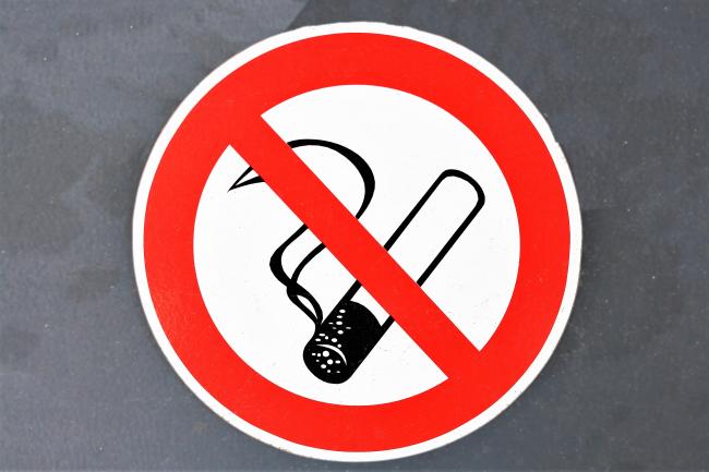 Знак запрет курения в Германии