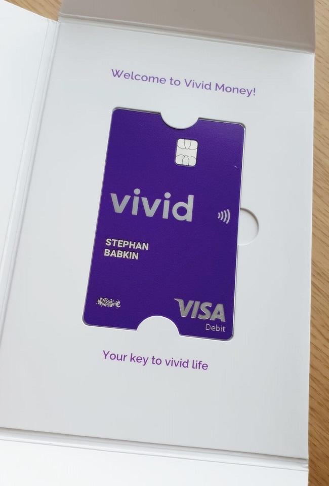 Новая VISA банка Vivid в конверте.