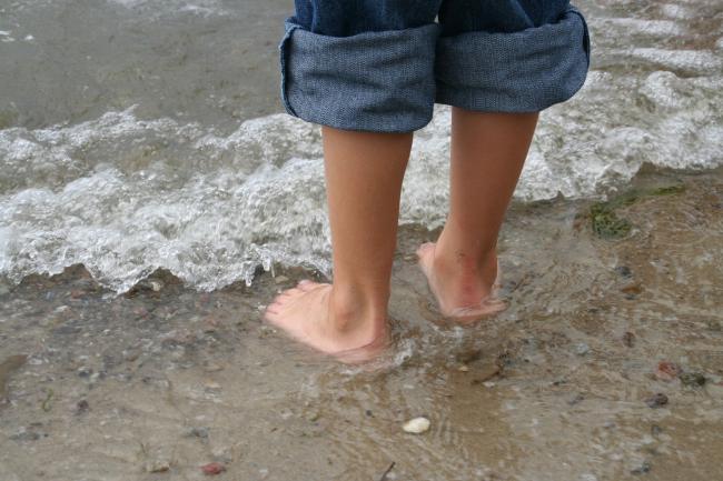 Ноги в холодной воде