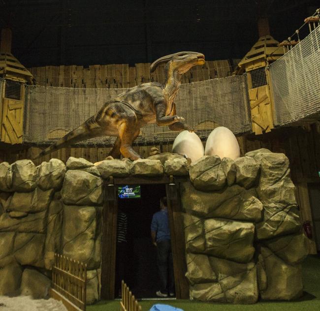 Dino Adventure Park лазерные лучи