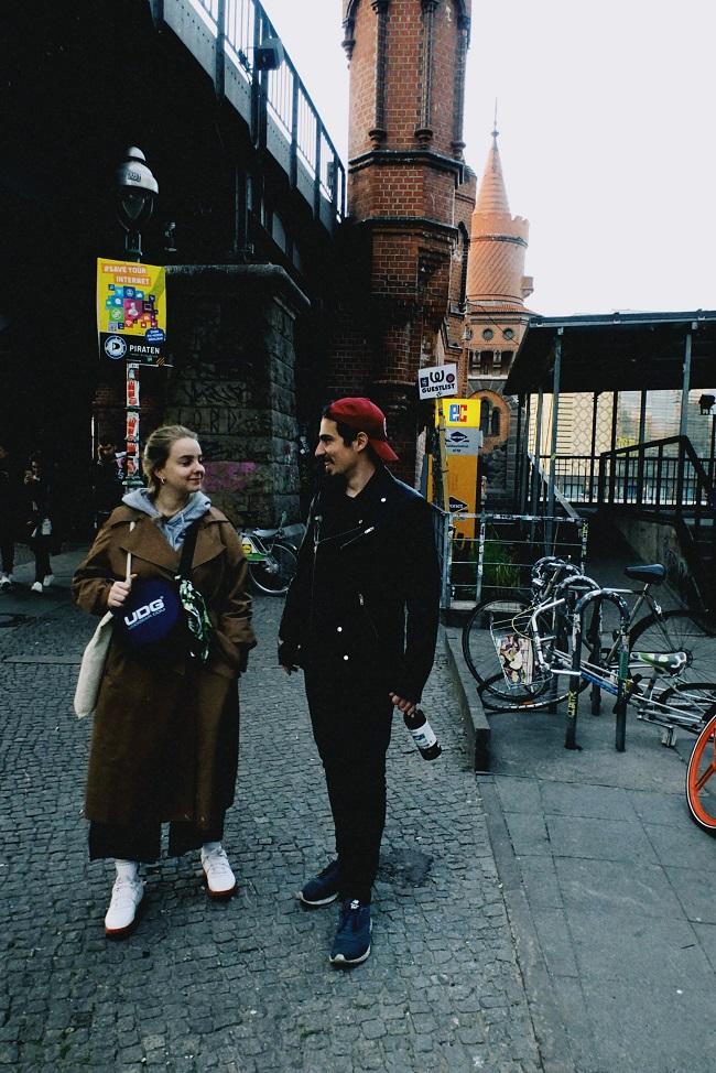 Элина Шорохова с парнем в Берлине