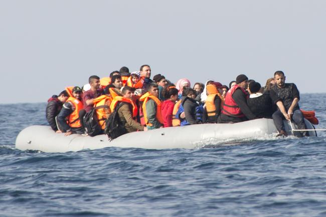 Лодка с нелегальными мигрантами в ЕС