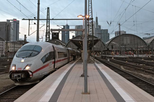 Поезд ICE во Франкфурте